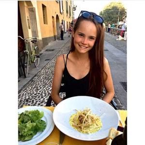 Meet your Posher, Charlotte